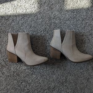 Not rated cream colored snake skin booties